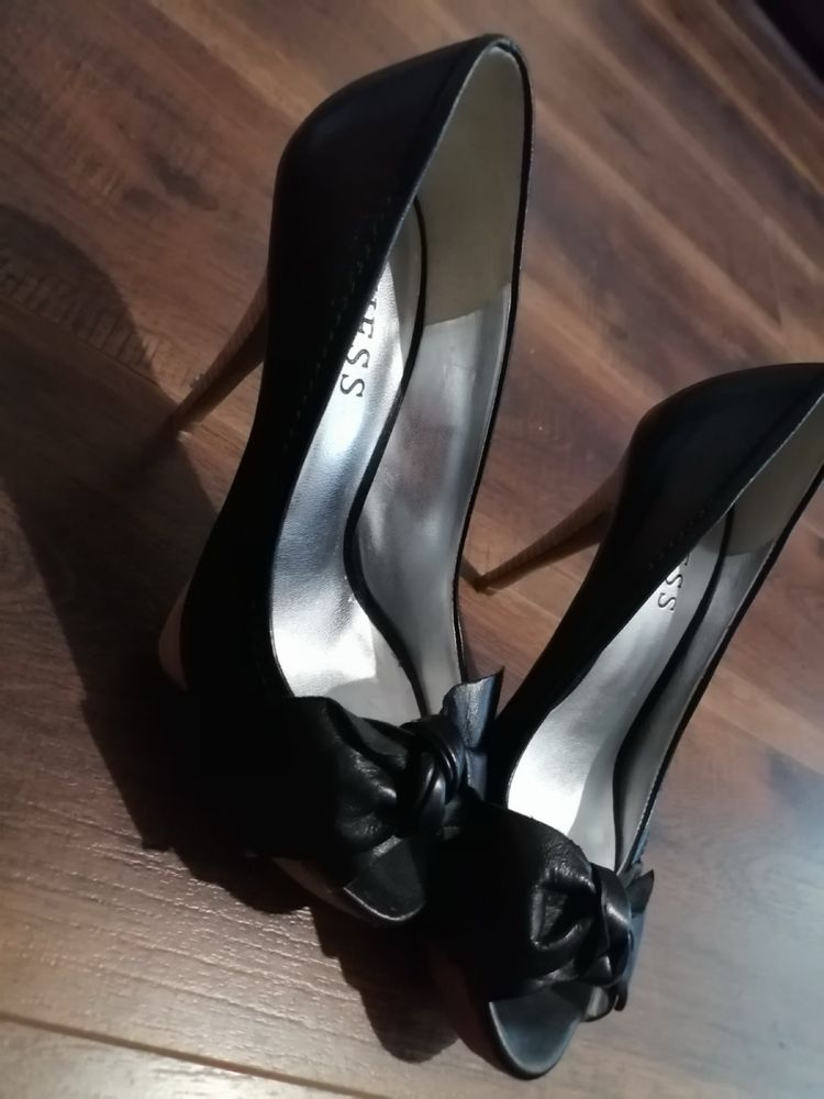 Дамски отворени токчета Guess