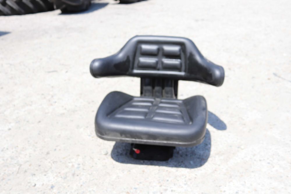 Scaun De Tractor Universal cu reglaj triplu si amortizor Nou