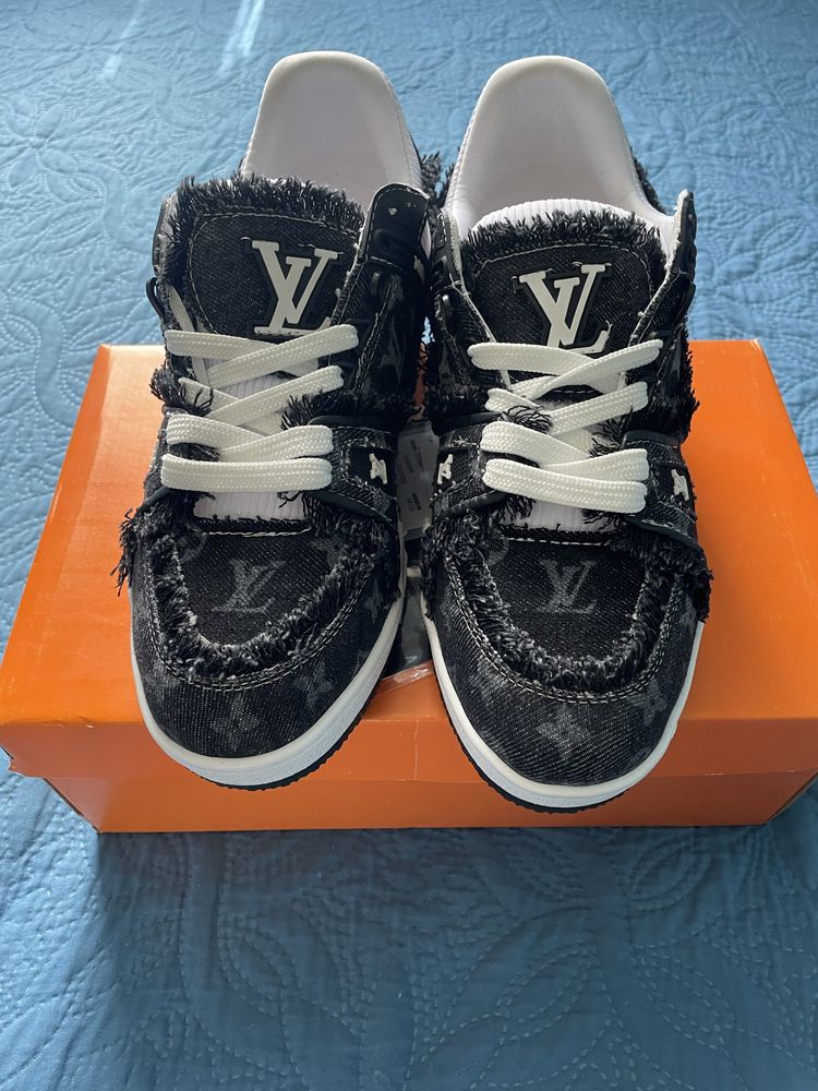 Обувки LV Trainer 40 Louis Vuitton