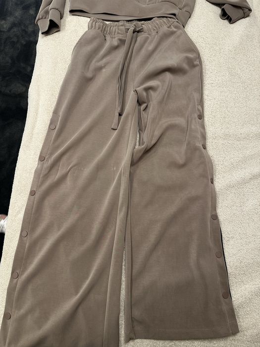 Спортен комплект в кафяво