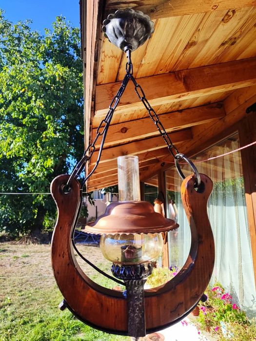 Красив старинен полилей съчетание от дърво, ковано желязо , стъкленица