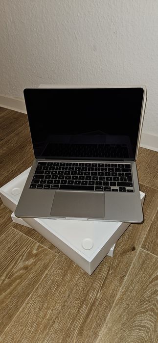 APPLE MacBook Air 13,6 Zoll 512 GB 16GB RAM Apple M4