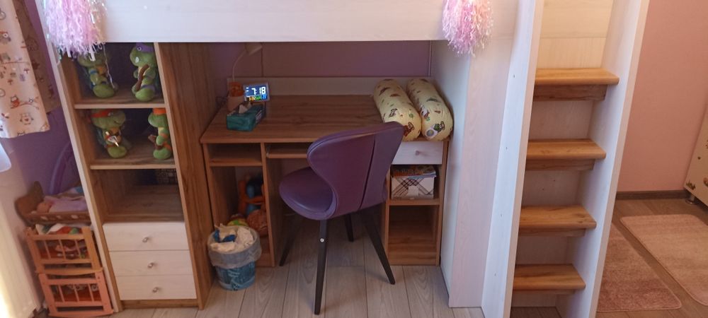 Pat etajat cu dulap si birou pentru copii