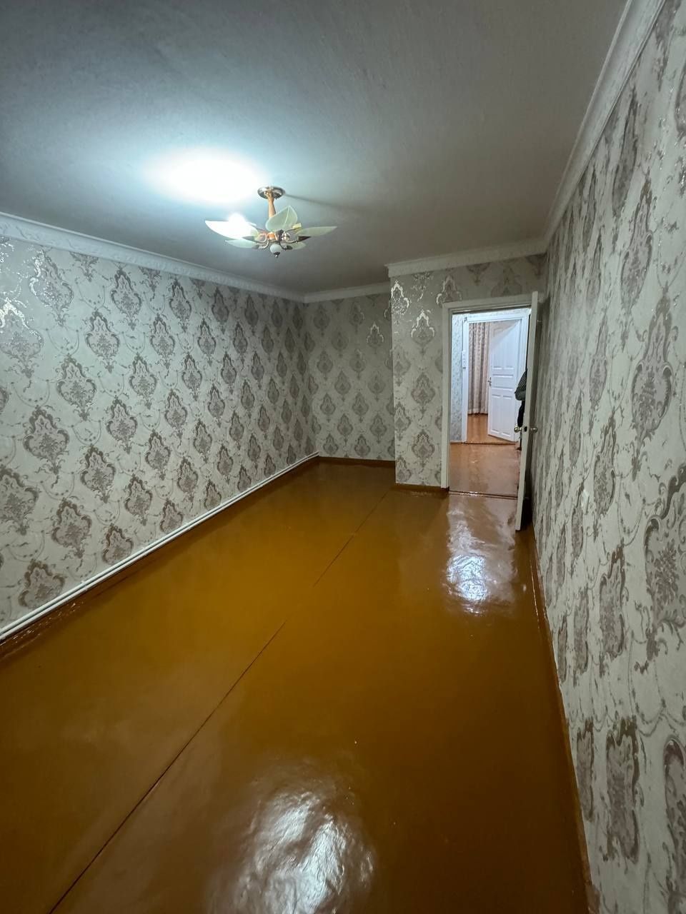 Срочно сдается в аренду 2 комнатная квартира на 1 этаже 4этажного дома