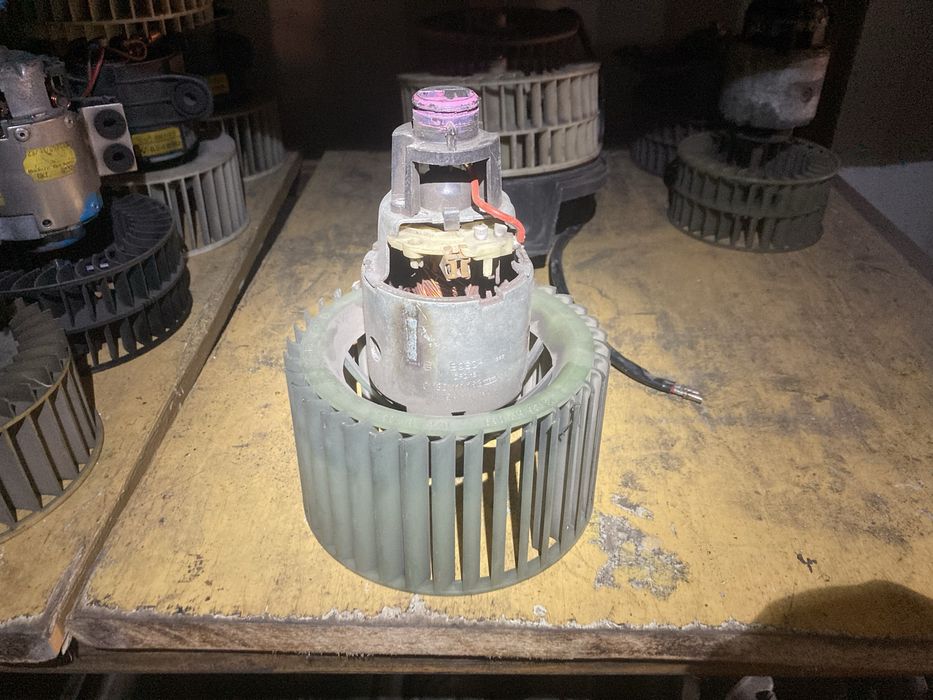 Вентилятор моторчик печки Ауди 100 А6 С4 / Audi 100 A6 C4