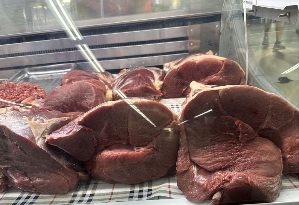 Говядина Бычок мясо Тушами оптом высший сорт