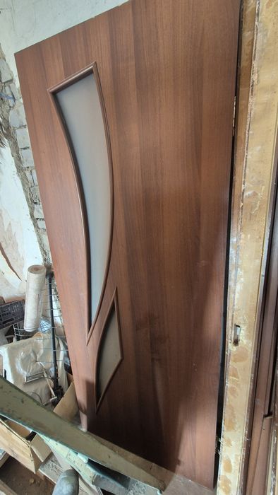 Отдам бесплатно двери и рамы