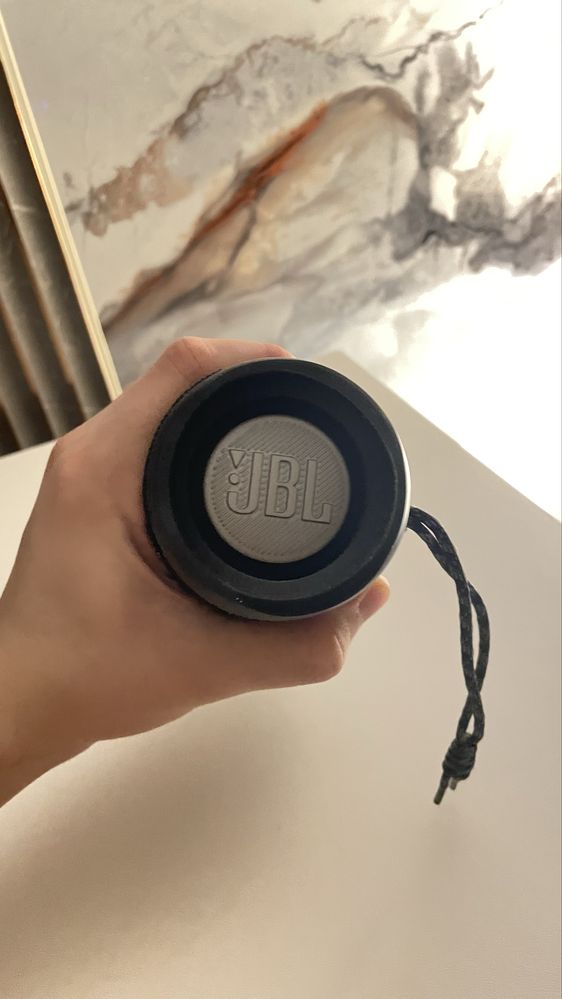 JBL Flip 5 в идеальном состоянии