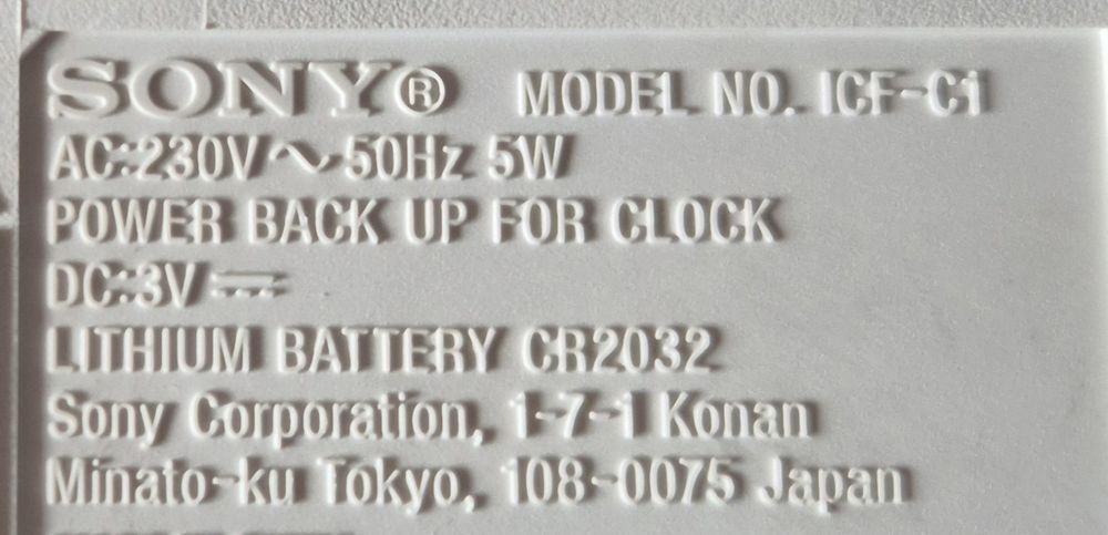 Radio cu  ceas Sony cubic