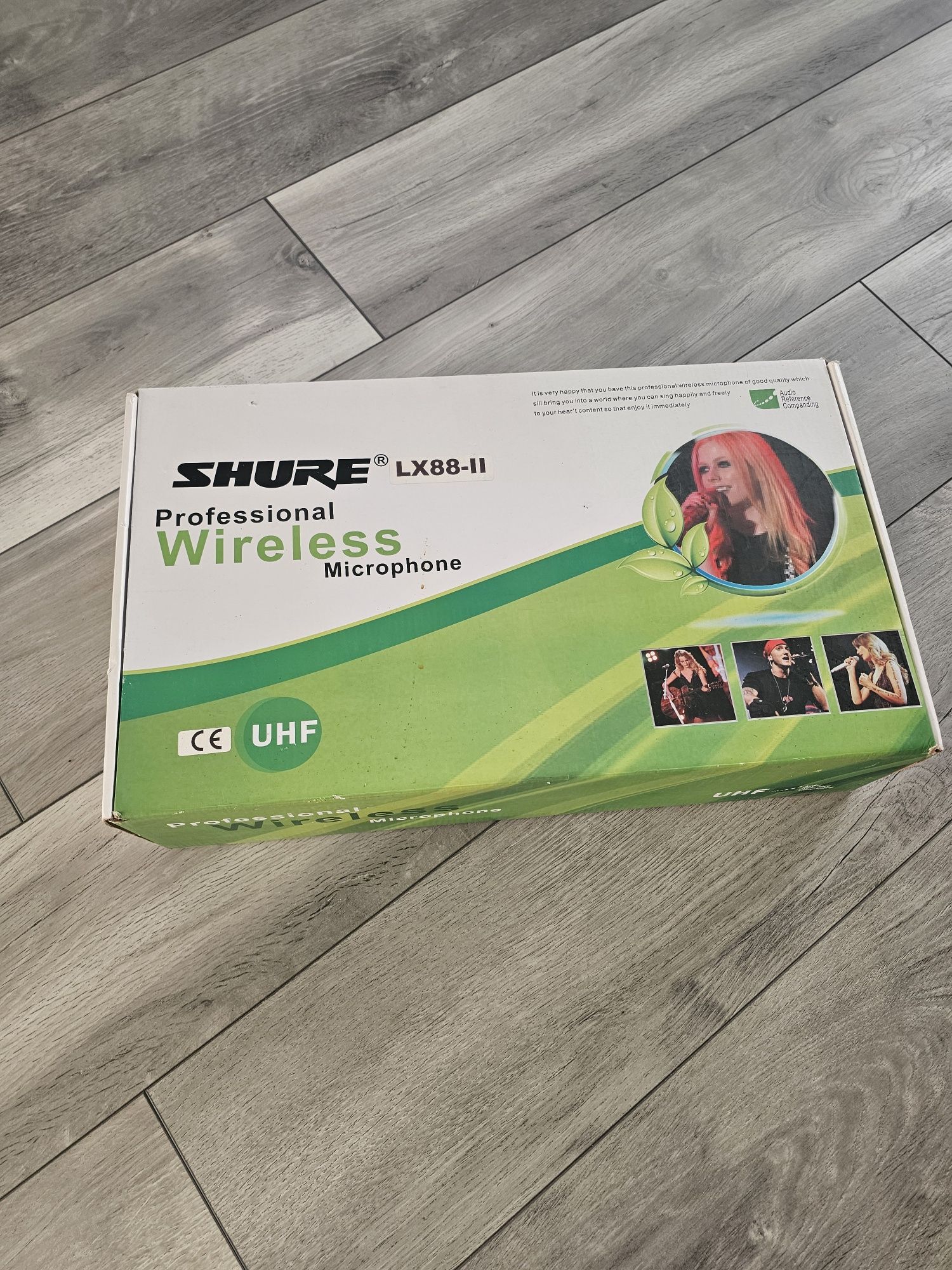 Sistem wireless cu 2 microfoane SHURE LX88-II
