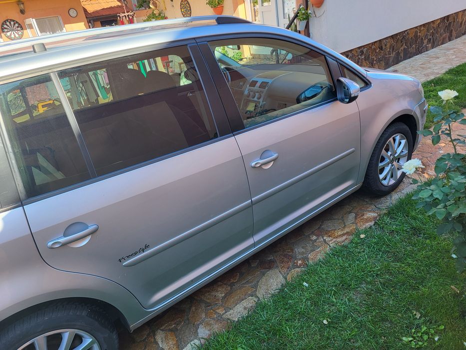 Volkswagen Touran, 2010 benzină 1,4.