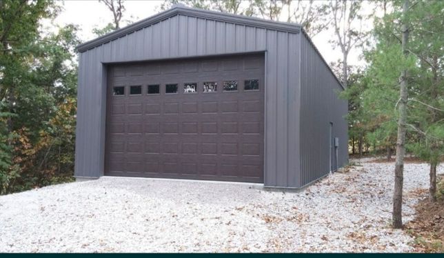 Vand hale metalice pentru depozitare 

garaje 
-service auto
-spălător