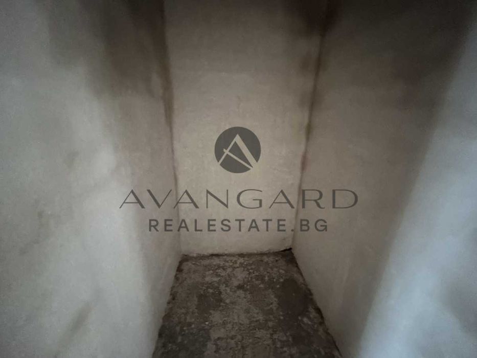 Продава се Четиристаен апартамент в Пловдив, Остромила - 131 кв.м за 1268 €/кв.м - Снимка #7