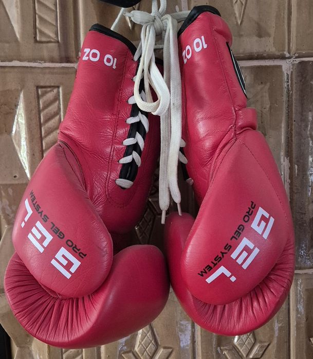Vand manusi box rosii