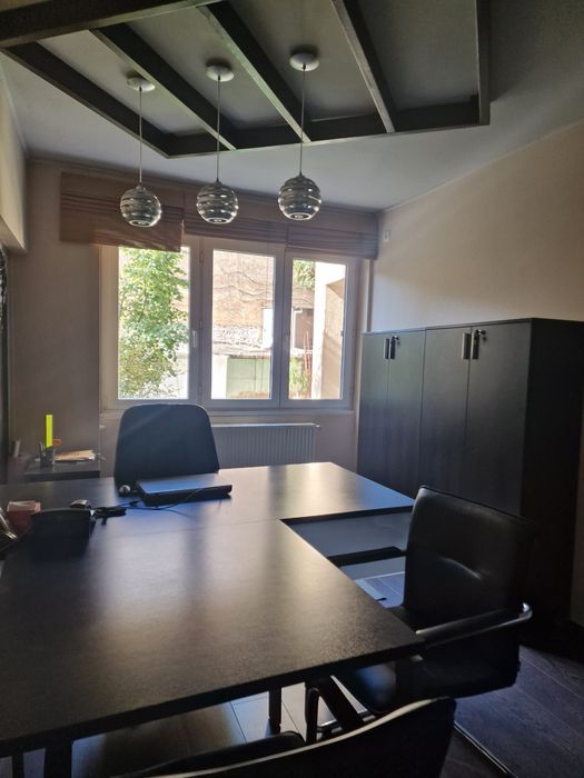 Vând doua apartamente amenajate birou avocații direct din str.