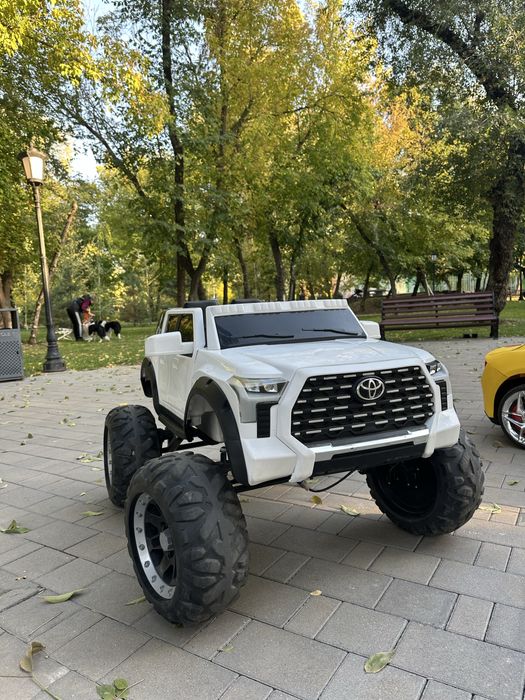 Продам детскую машинку Monster Truck