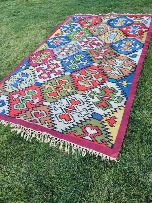 Covor vechi oltenesc cu forme geometrice