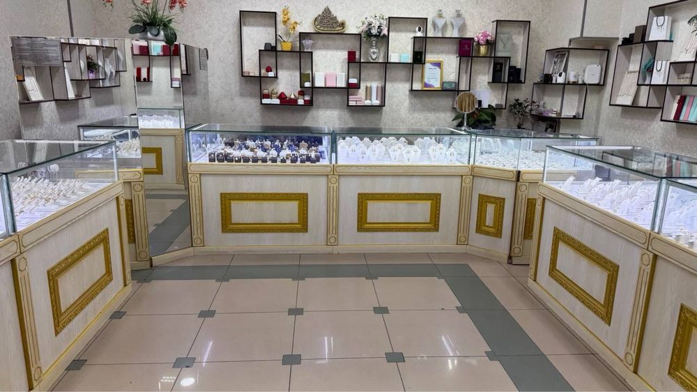 Продам ветрины срочно