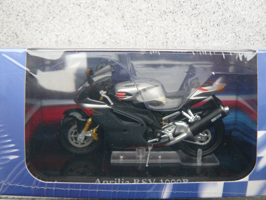 Macheta Moto APRILIA RSV 1000 R, Noua in Cutie,Scara 1:24