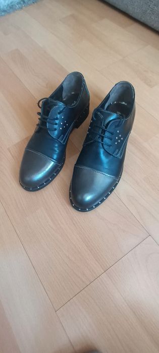 Vand Ghete si Pantofi dama de piele, Nr 38