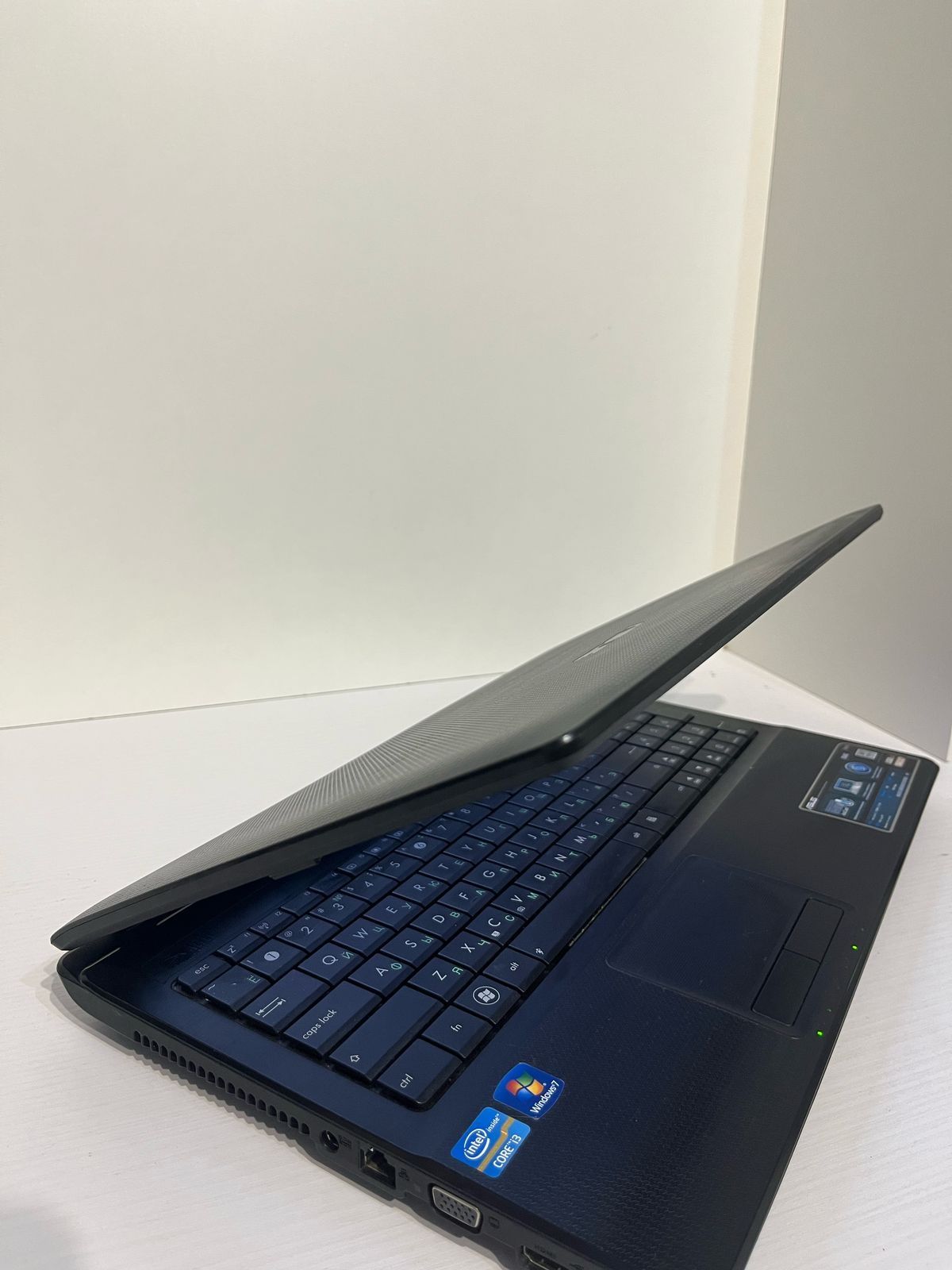 Ноутбук asus /corei3/ssd 256