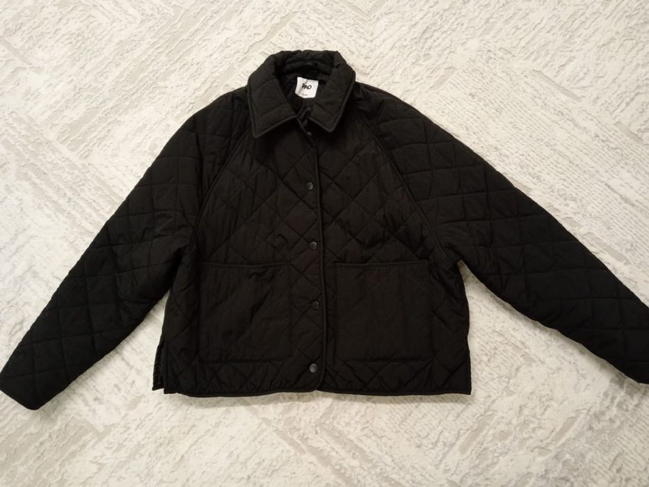 Продам куртки разных брендов.