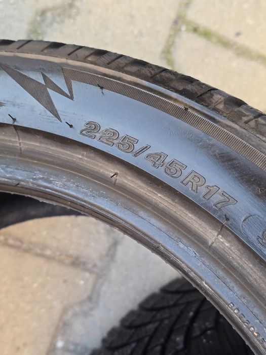 225 45 17 Bridgestone