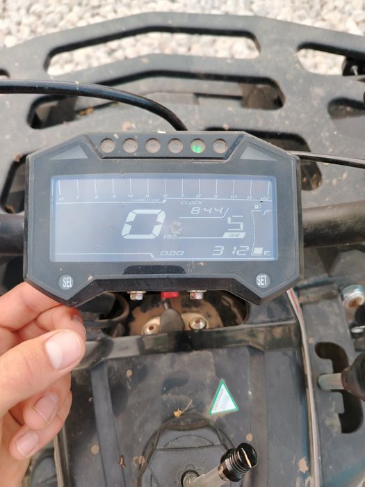 Vând ATV Apollo Commander 200