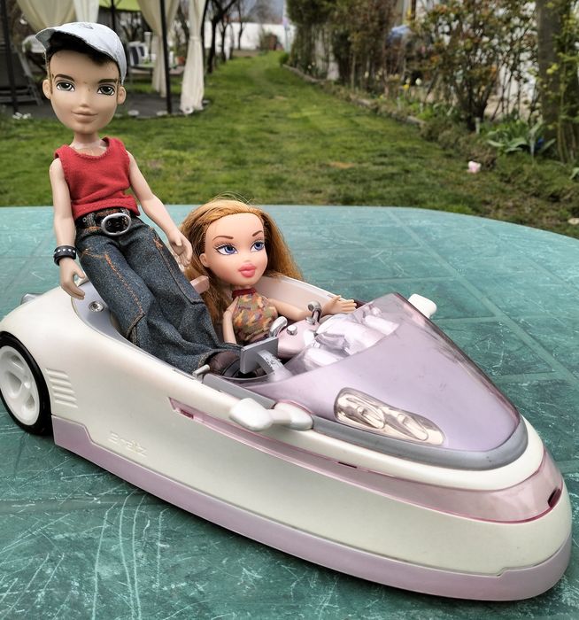 Păpuși bratz cu masina