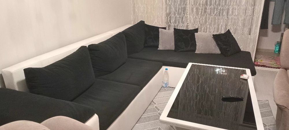 Ъглов диван с 2 табуретки