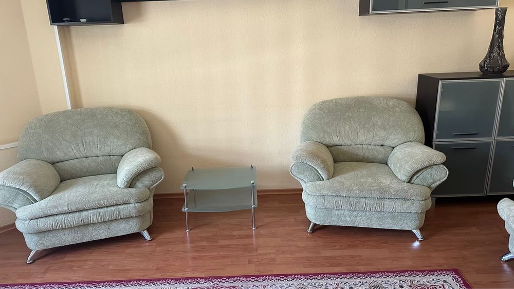 Продается комплект диванов