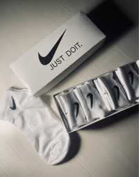 Нашумевшые носки Nike