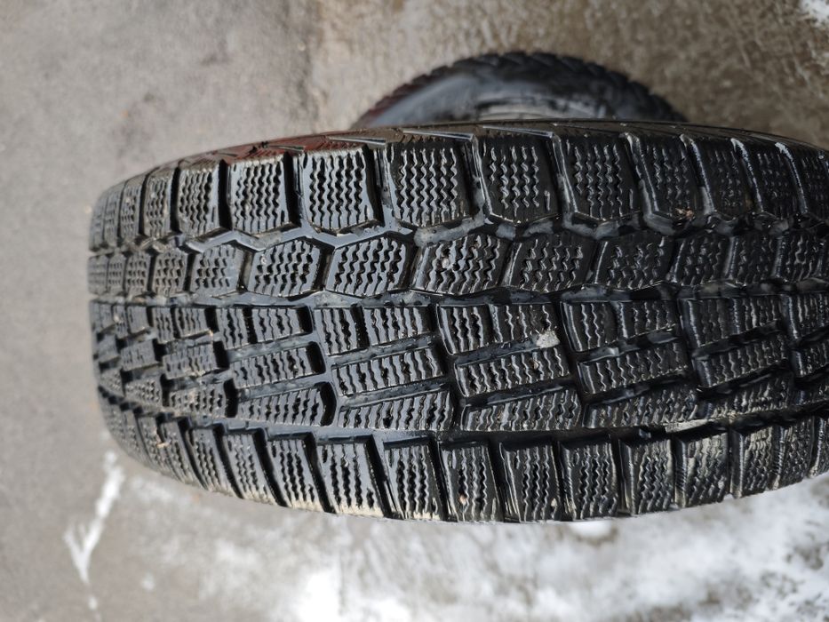 Зимние шины 185/60 R15