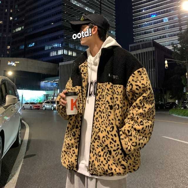 Мужская куртка с леопардовым принтом ZARA на 44-46 размеры