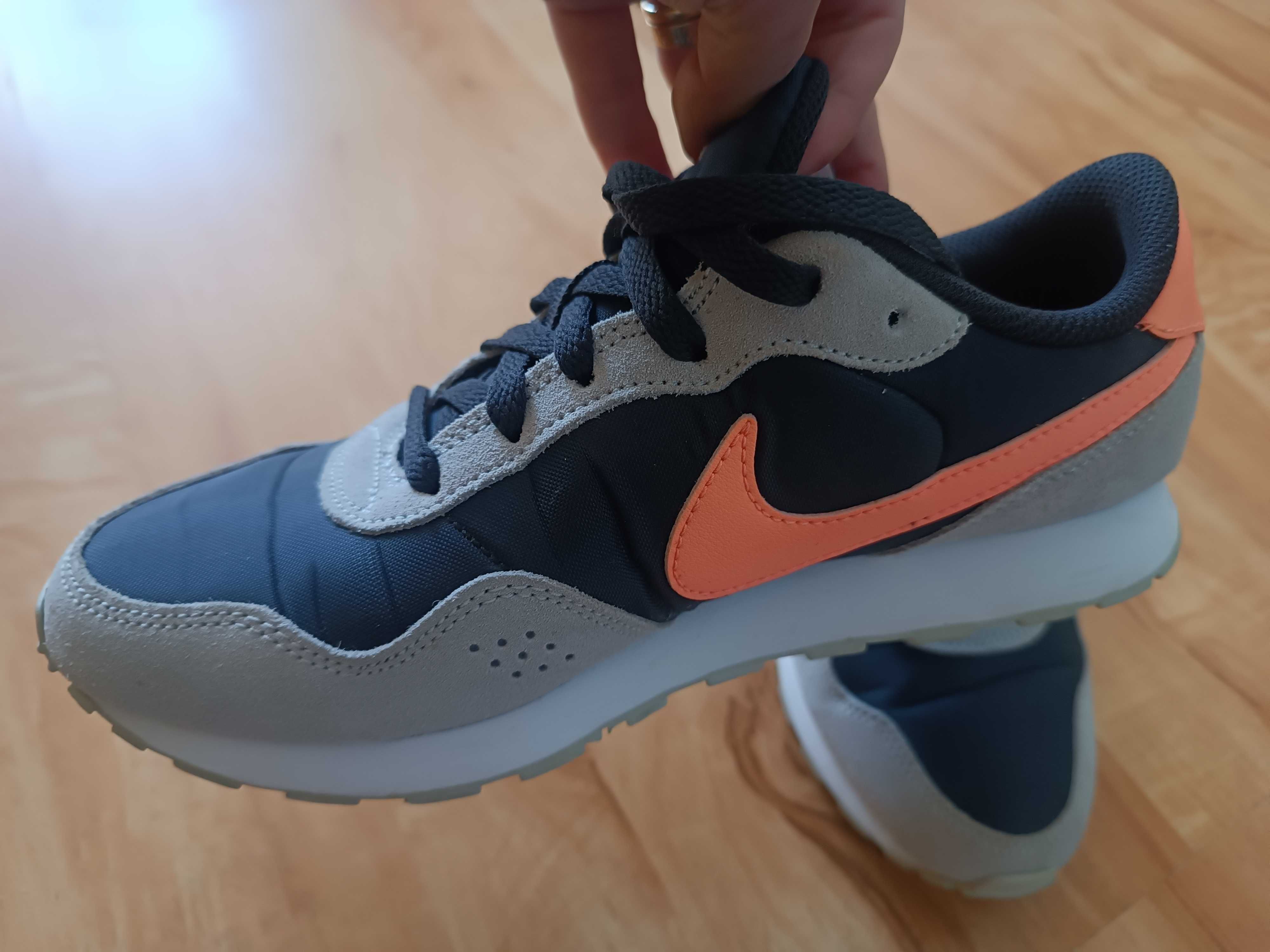 Дамски маратонки оригинални Nike НАМАЛЕНИ