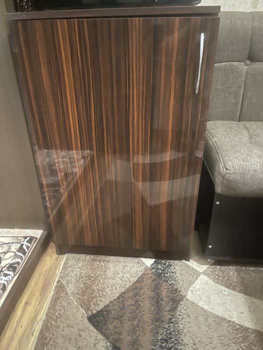 Кухонный набор диван стол, шкаф и пуфик