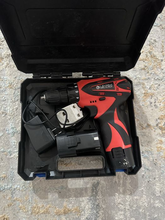 Продам шуруповерт очень хорошем состояни