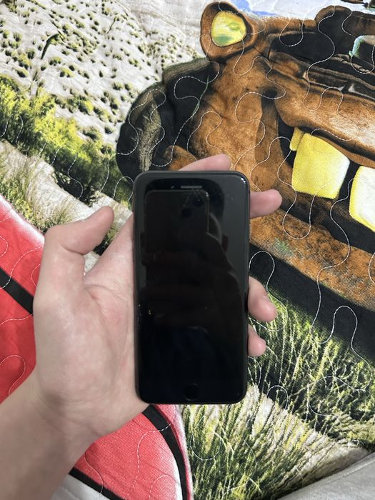 Продам iPhone 8 64 ГБ СРОЧНО