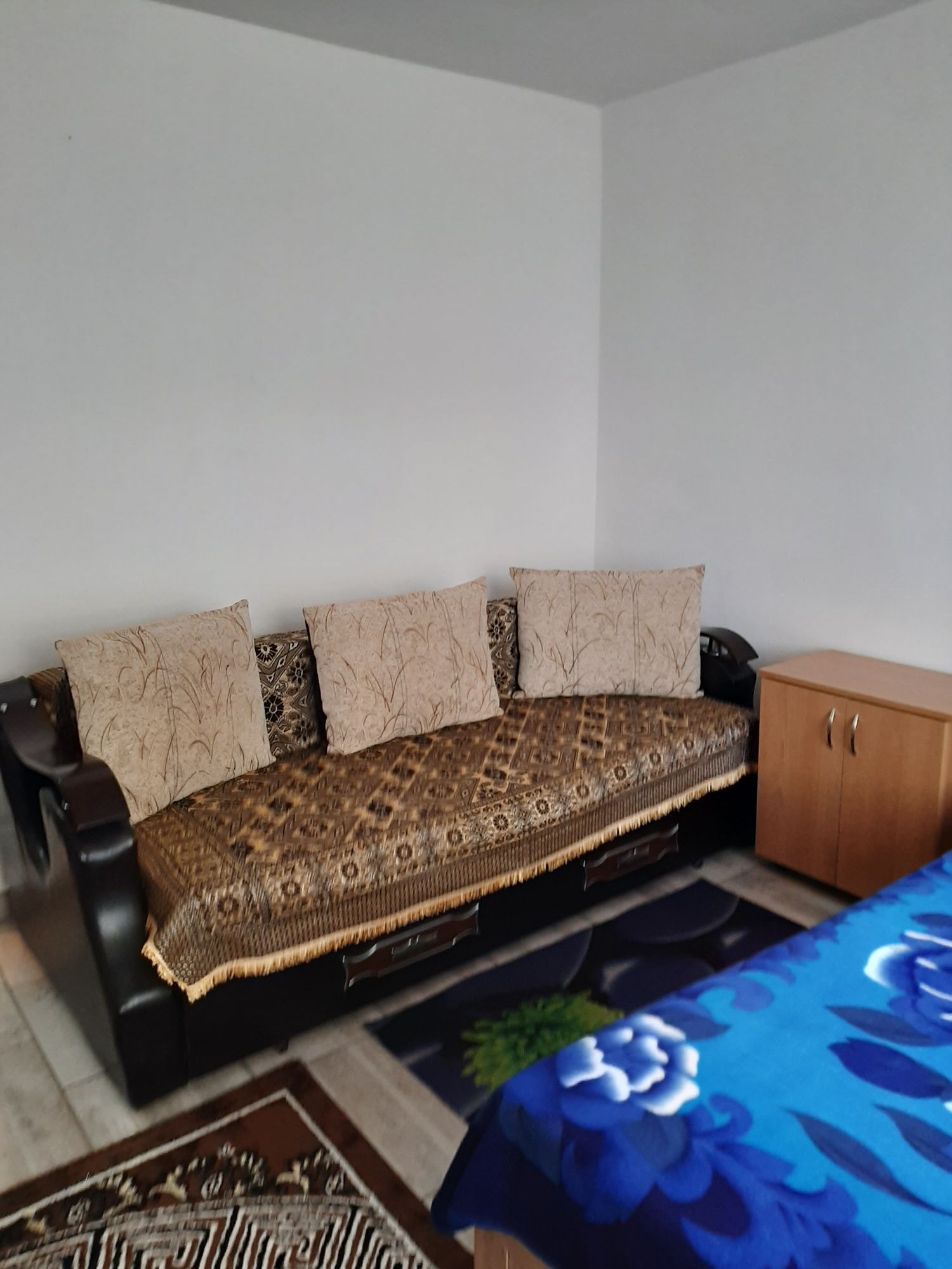 Închiriez garsonieră confort sporit,zona Zamca