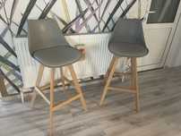 Vand 2 scaune de bar