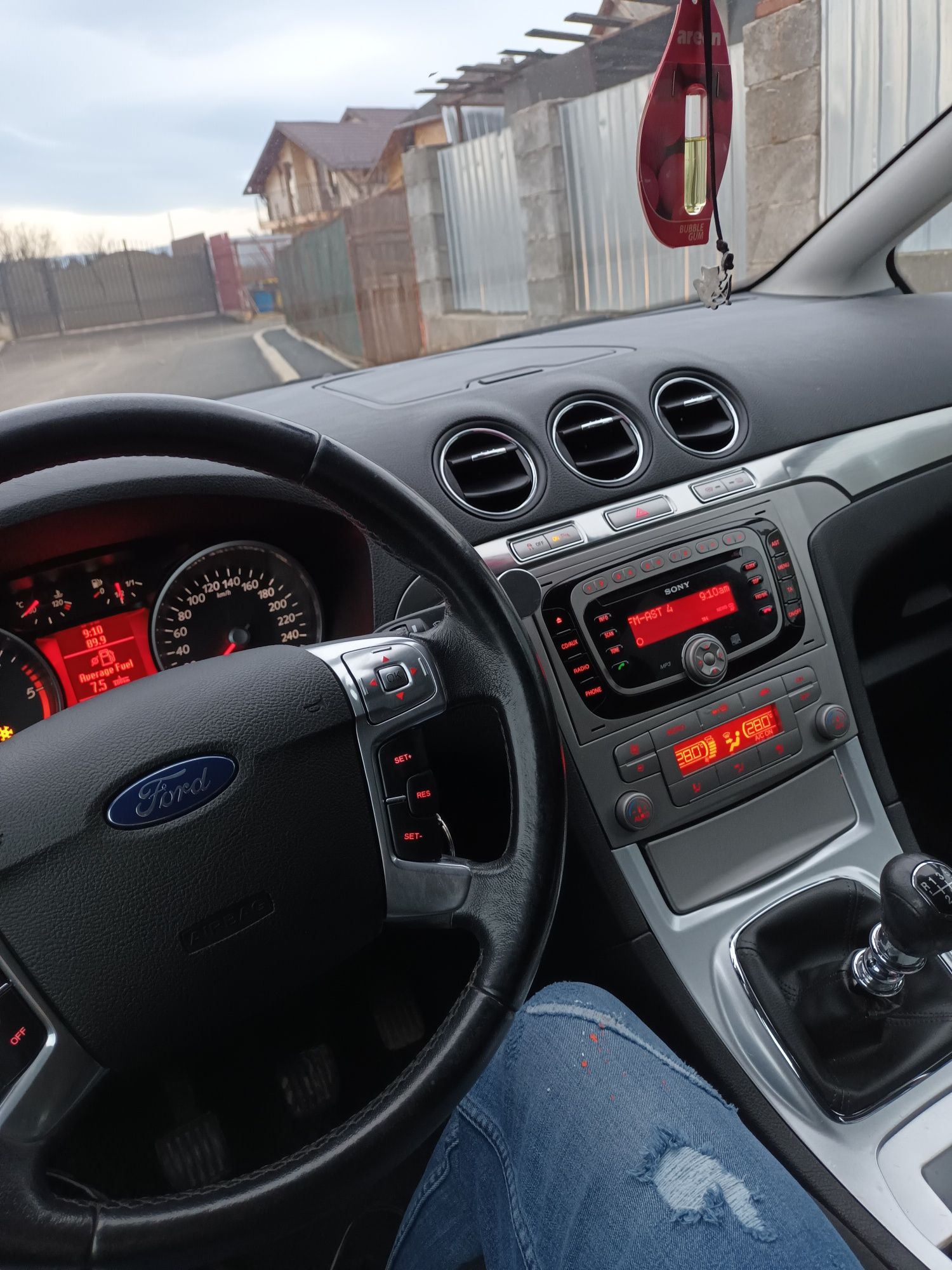 Vand Ford S-max intretinut obsesiv