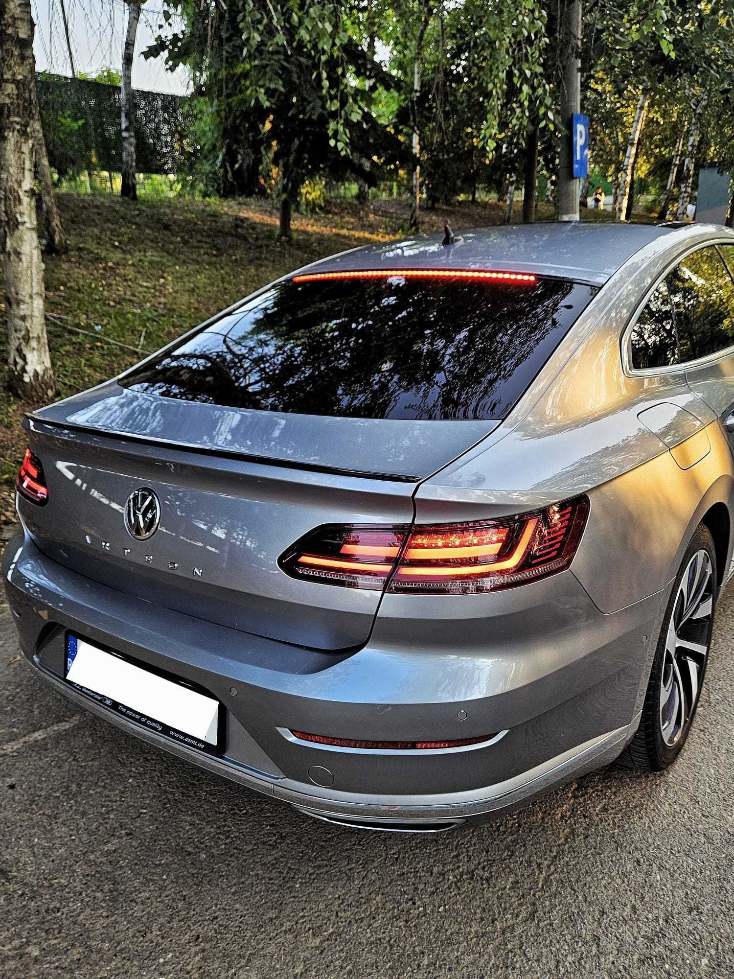 Volkswagen Arteon 2.0 / 2018.10 / R-line / Panoramic / Distronic / DLA