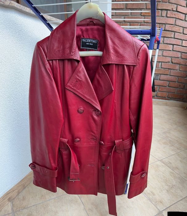 Кожено яке червено