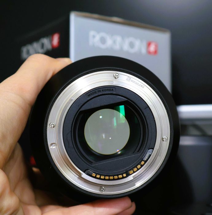 Obiectiv Samyang/Rokinon AF 85mm f1.4 montura Canon RF + lens dock