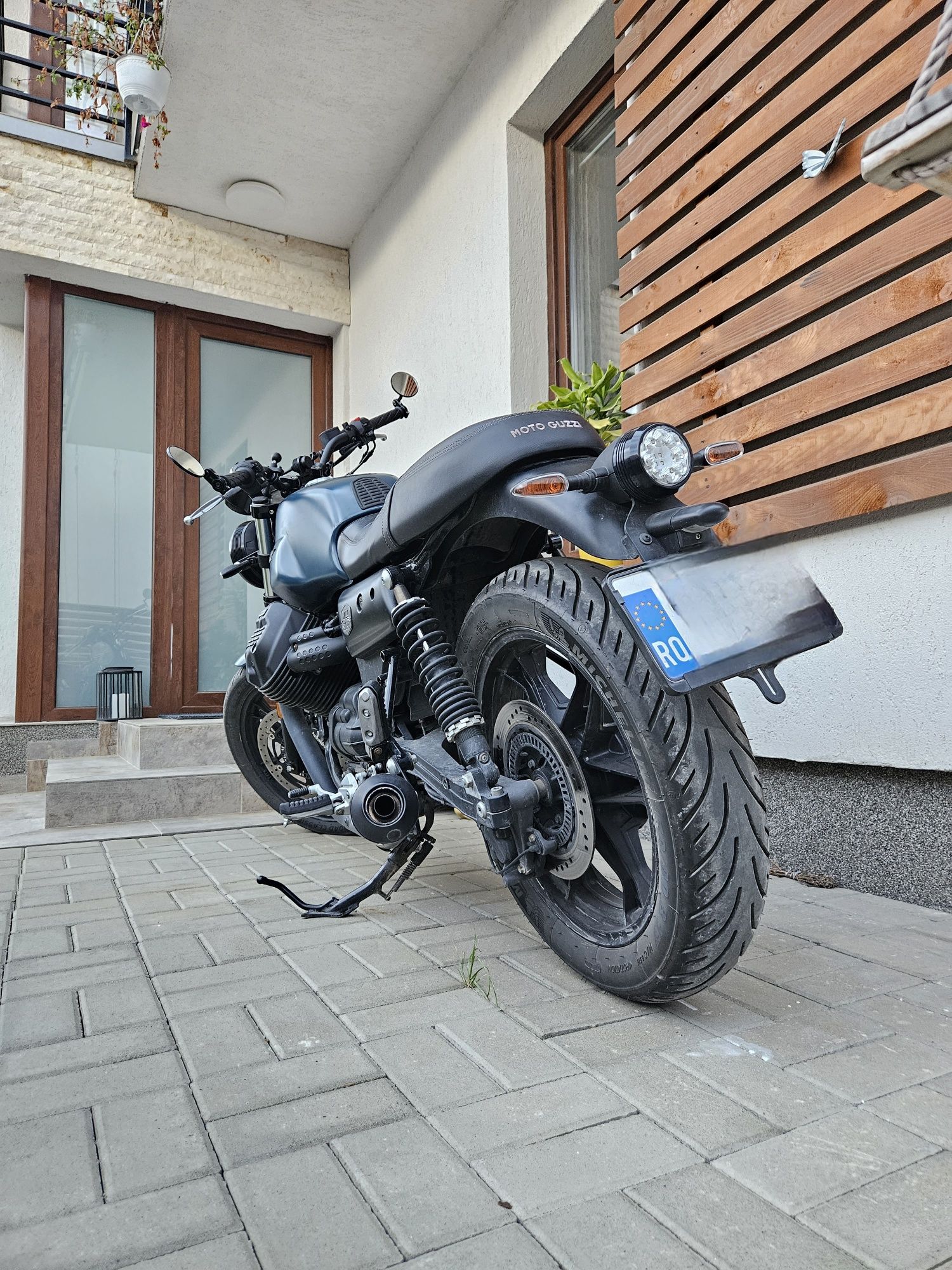 Moto Guzzi V7 Stone III