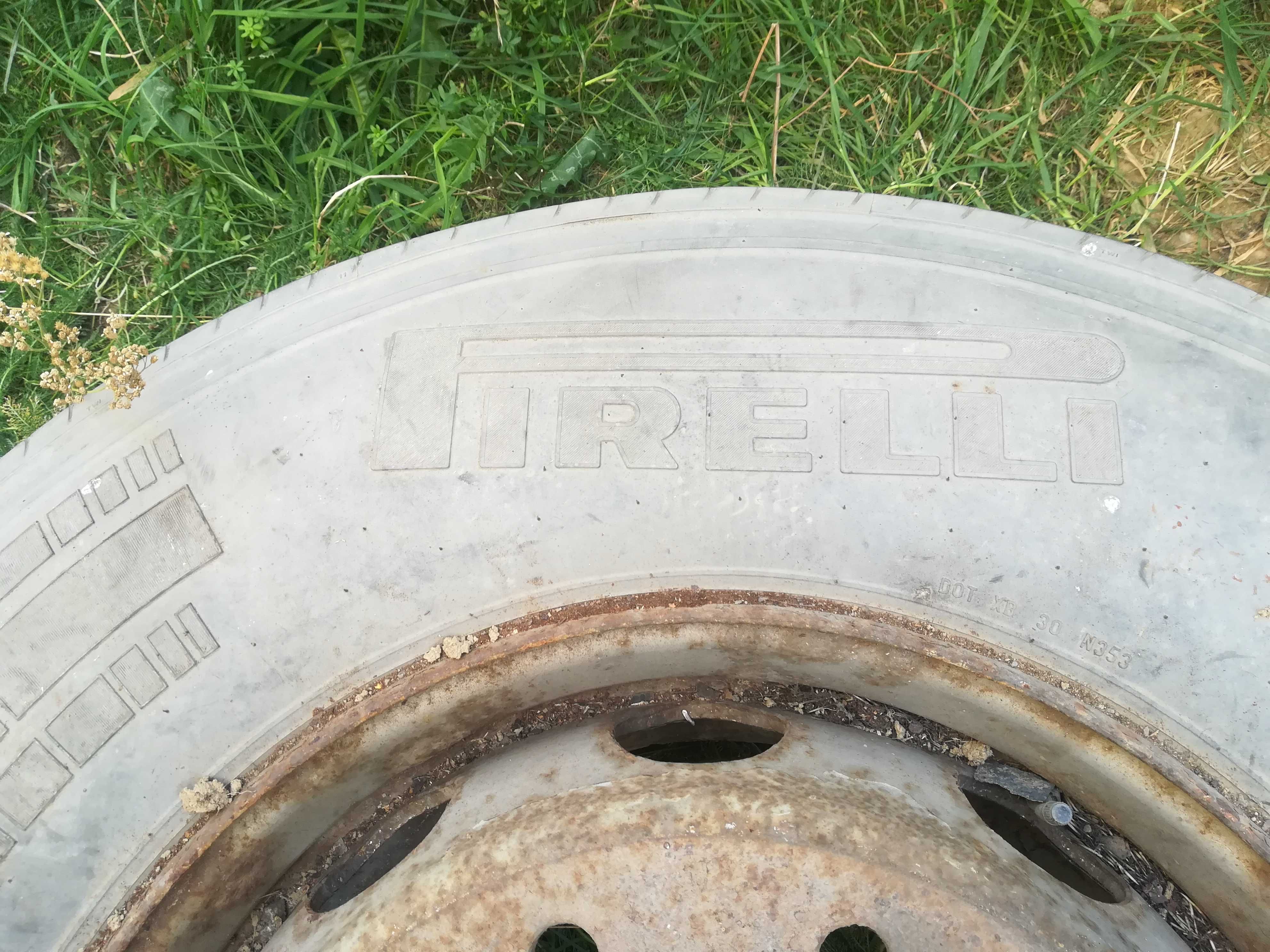 Roata / Anvelopa Pirelli, 315/80R22.5, stare buna