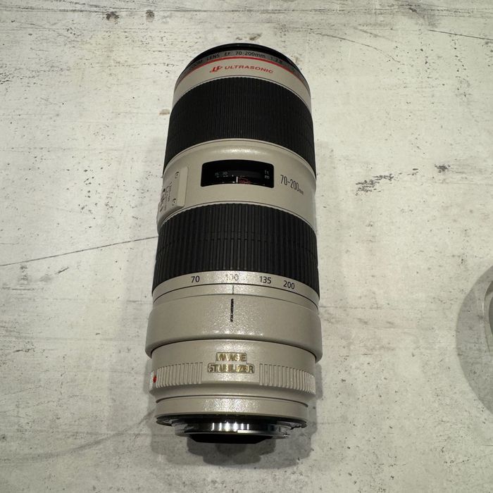 Canon 70-200mm f/2.8L USM II като нов кутия, сеник и калъв