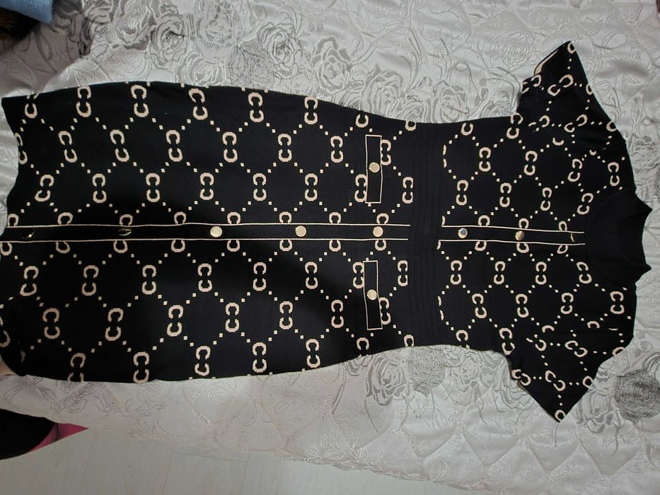 Рокля от страхотна материя машинно плетиво