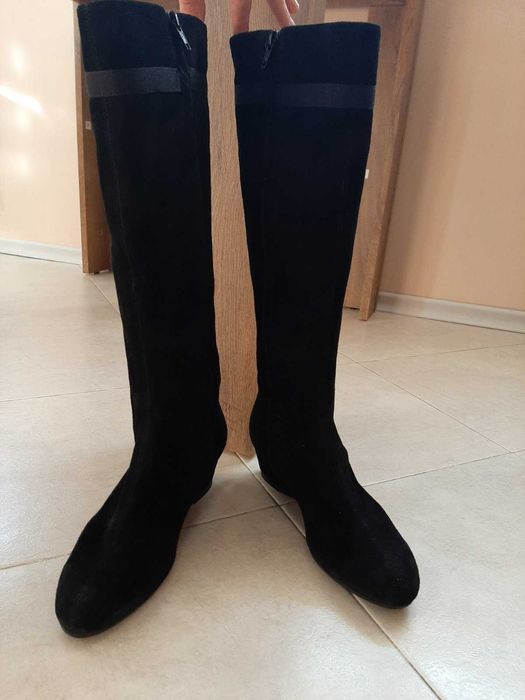 Дамски ботуши. Черни на цвят.