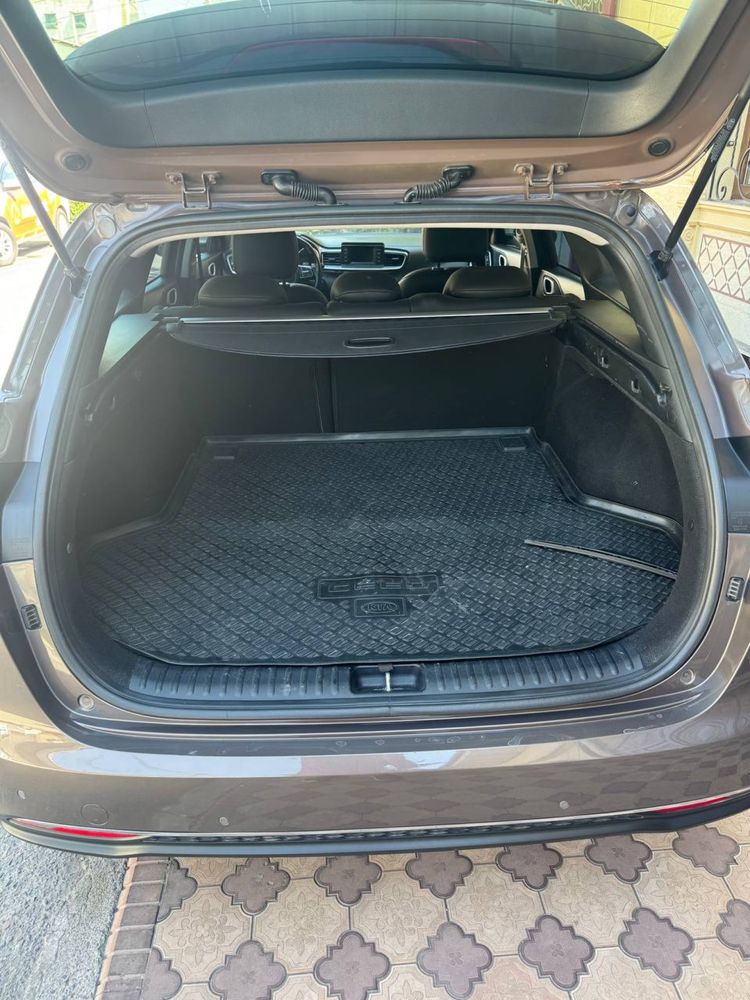 Kia ceed sw 3 (Hyundai i30 )